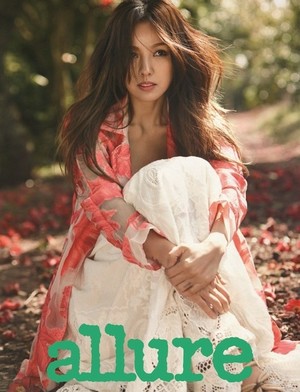  Lee Hyori for 'Allure'