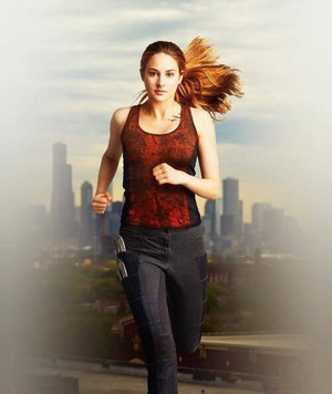  Shailene Woodley as Tris