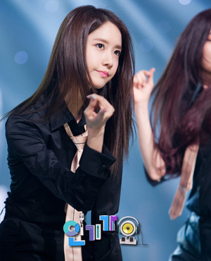  Yoona the flor