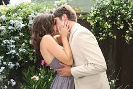  Brandon and Callie First baciare