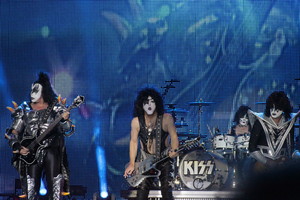  吻乐队（Kiss） ~Paul, Gene, Tommy and Eric