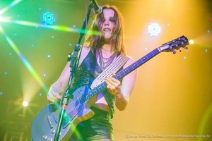  Lzzy Hale on the concert