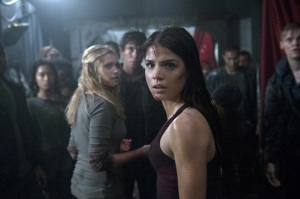  Bellamy, Clarke and Octavia - 1x07