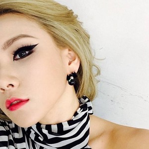  CL Instagram update 140515