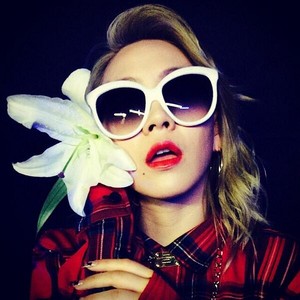  CL's Instagram Update (140516) "I प्यार flowers"