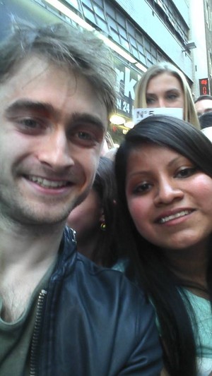  Daniel Radcliffe Selfies With Фаны (Fb.com/DanieljacobRadcliffefanClub)