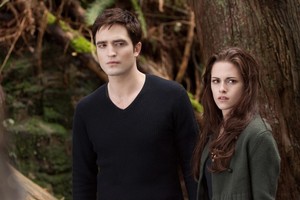  Edward and Bella<3
