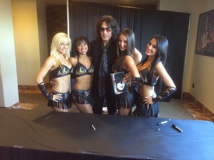 Paul Stanley and the LA KISS Dancers
