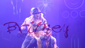  Britney Spears Gimme madami (Piece of Me Las Vegas)