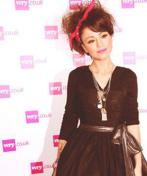 Cher      Lloyd               