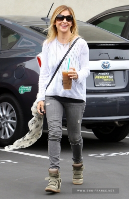 Sarah Getting Coffee Then Lunch at the W Hotel, LA (May 22nd, 2014)