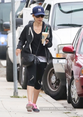 Sarah Leaving Starbucks After Going to the Gym (May 28th, 2014)
