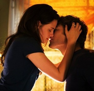  Edward and Bella's first किस