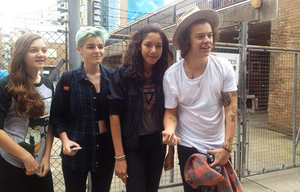 Harry with fans <3               