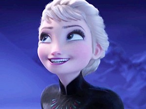  Queen Elsa Smiling