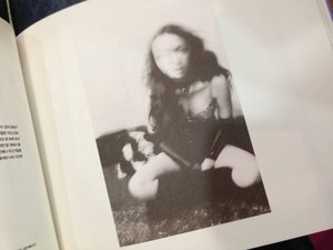  Sulli 3rd Album "Red Light" Photobook anteprima