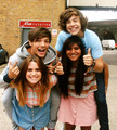 This is so cute .... I have never seen this before:) - harry-styles photo