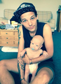 @Louis_Tomlinson: Me and the little lad :) - louis-tomlinson photo