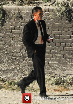  Bloodied Tom Hardy On Set for 'Legend'