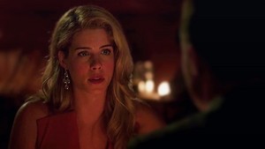  Felicity looking at Oliver