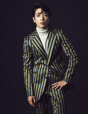  Jung Yonghwa For Esquire Korea’s August 2014 Issue