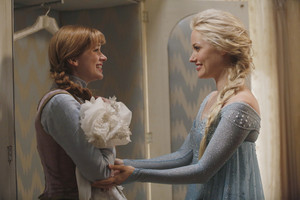  Anna and Elsa on Once Upon a Time