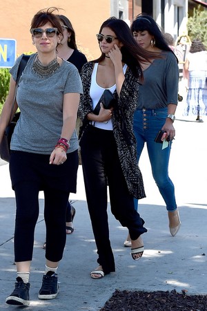 August 21: Selena out for lunch with friends in West Hollywood, CA 