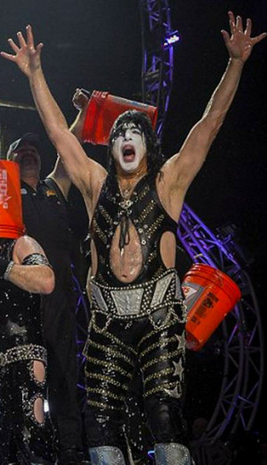  吻乐队（Kiss） ~ALS ice bucket challenge August 22, 2014