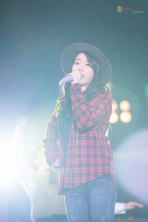 140922 iu at the Melody Forest Camp concierto