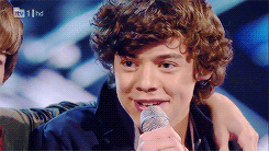  16 anno old harry (◠‿◠✿)