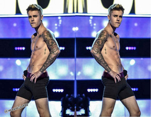  Justin Bieber ,strips Fashion Rocks, 2014
