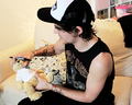 Louis signing a bear for Eden♥ - louis-tomlinson photo