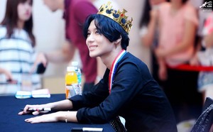  Taemin with Crown - fan Sign Event for Ace