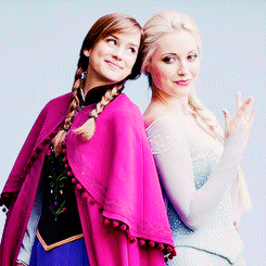  Anna and Elsa on Once Upon a Time