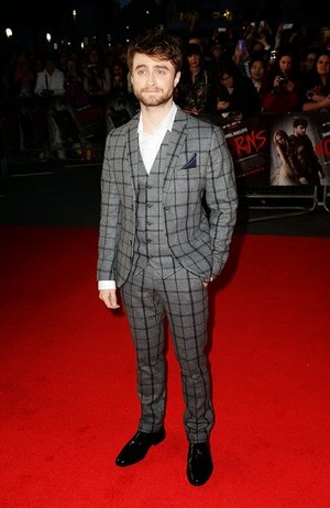  Daniel Radcliffe At 'Horns premiere' In Londres Uk (FB.com/DanielJacobRadcliffeFanClub)