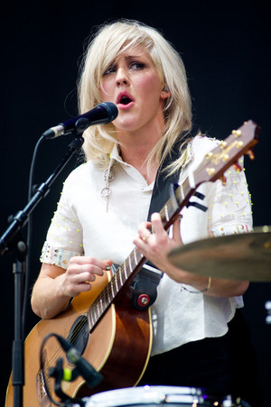 Ellie Goulding on stage
