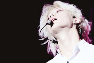  HANDSOME WHITE HAIR TAEMIN - GIVECON کنسرٹ