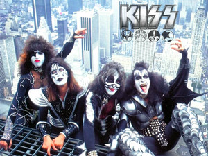  吻乐队（Kiss） June 1976