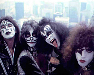  吻乐队（Kiss） June 1976