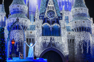 ‘A Frozen Holiday Wish’ at Magic Kingdom
