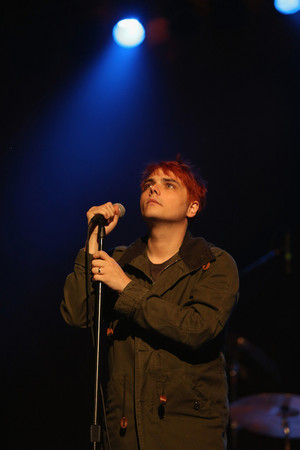            Gerard Way ✫