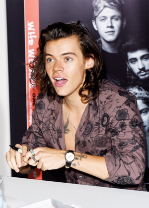  'One Direction: Who We Are' autobiography book signing in Park Royal Studios, লন্ডন