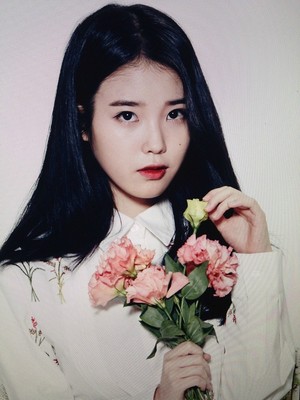  141023 IU Upload another Foto onto her official Fan cafe