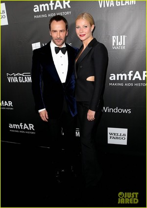  Gwyneth Paltrow Wears a Suit with Slits at amfAR Gala