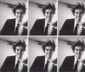  Harry in black and white..... my weakness :'(