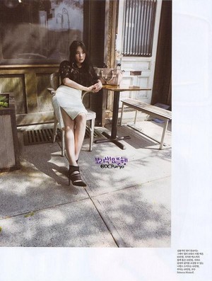 Hyuna New York Issued By Elle Korea