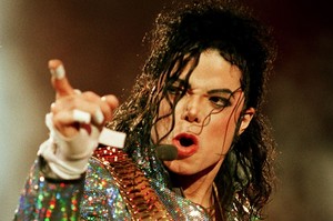  MJ Пение in Dangerous Tour 1992.
