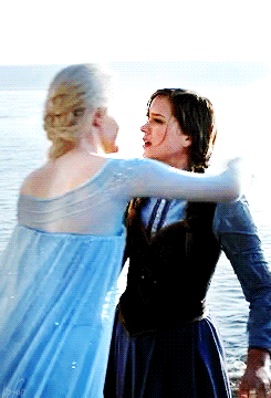  La Reine des Neiges and Once Upon a Time Parallel