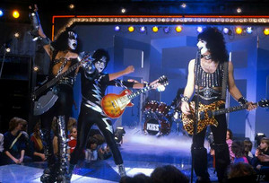  吻乐队（Kiss） 1982