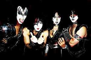  Kiss 1983